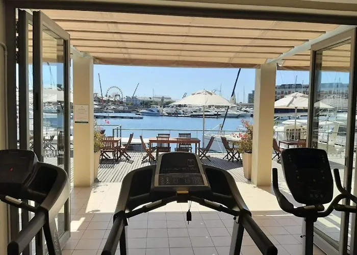 Modern, Beautiful 1 Bed With Views -V&A Waterfront